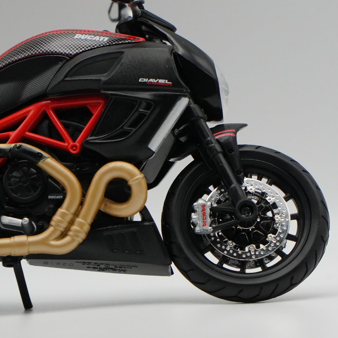 1:12 Build | Diavel
