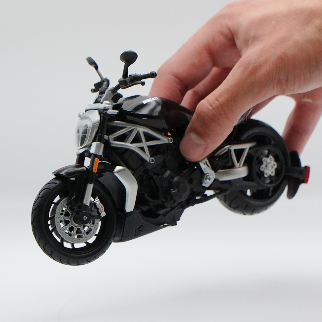1:12 Build | XDiavel